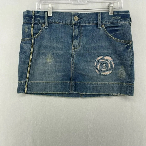 Old Navy Special Edition Mini Skirt Womens 8 Blue Floral Distressed Pocket Denim - Picture 1 of 11
